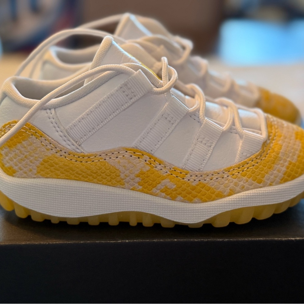 Jordan 11 Retro Low kids (toddler) 9